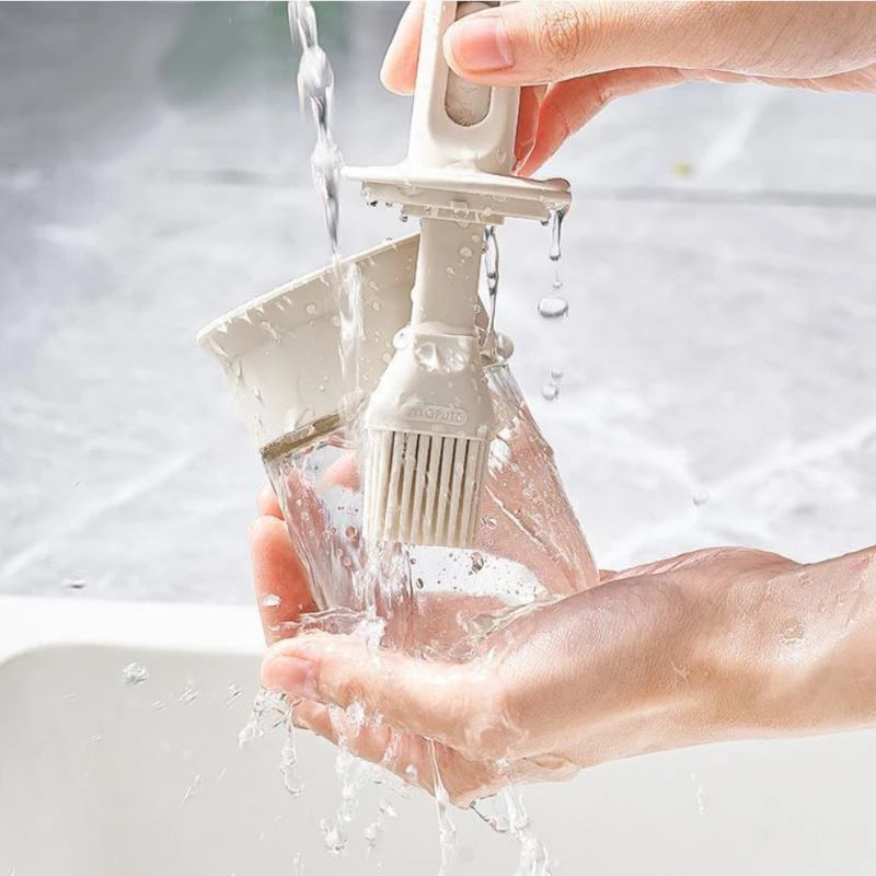 1pc Oil Dispenser Bottle with Heat-Resistant SilicBPA-Free Oil Dispenser Bottle with Heat-Resistant Silicone Brush – 1pc Cooking, Baking & BBQ Applicator for Kitchen & Outdoor Useone Brush – BPA-Free BBQ & Cooking Set